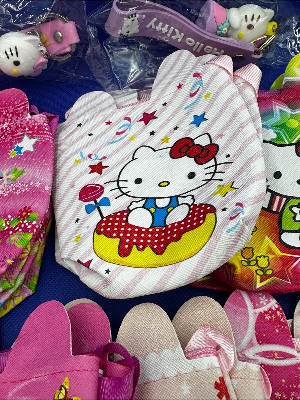 Hello Kitty Mini Purses and Two Hello Kitty Keychains - Picture 5 of 12